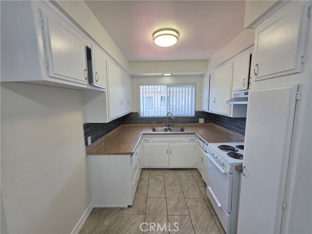 Foto del edificio - 15436 Vanowen St