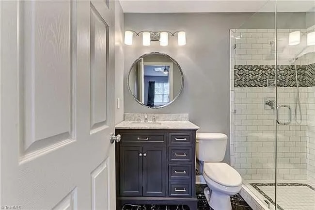 Foto del edificio - 3804 Wayfarer Dr