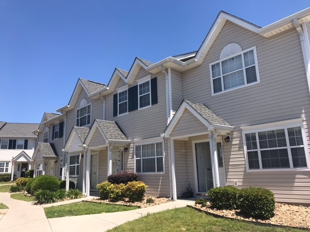 Building Photo - 614 3rd Ave S