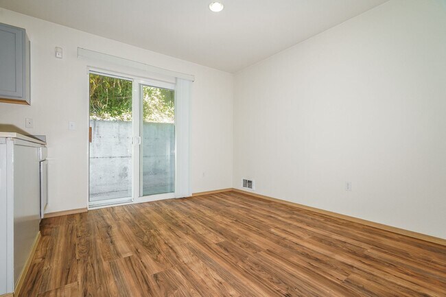 Foto del edificio - 3738 S Perry St