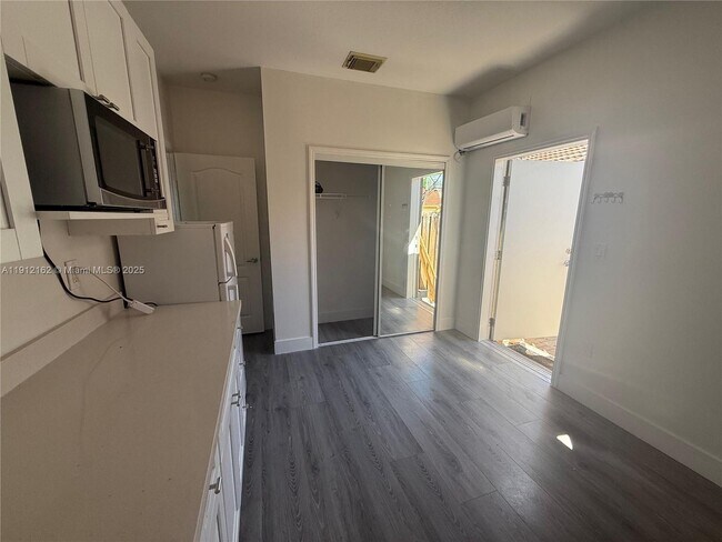 Foto del edificio - 10103 SW 159th Ave