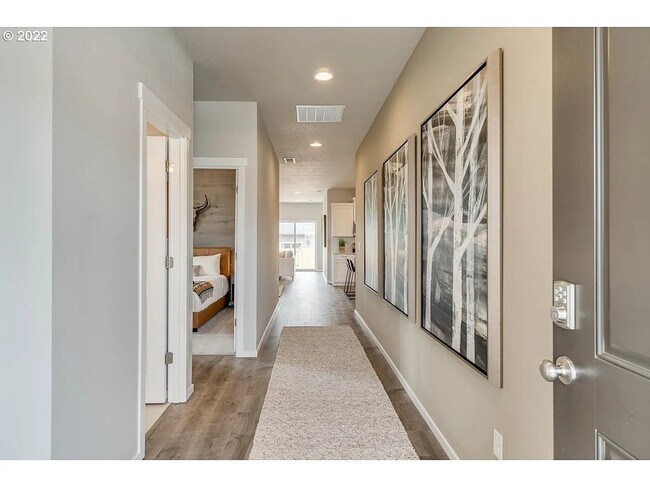 Foto del edificio - 4769-KE4769 Breitenbush Ave NE