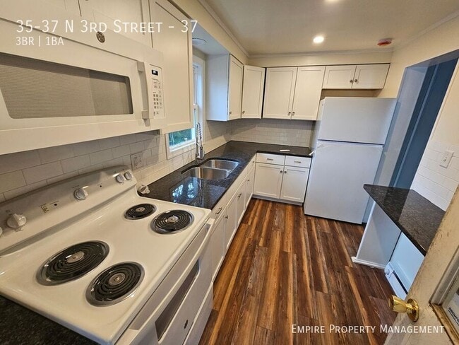 Building Photo - 35-37 N 3rd Street-37