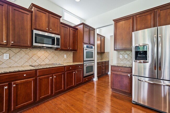 Building Photo - Beautiful home in a Quiet Cul-de-Sac with Solar savings!