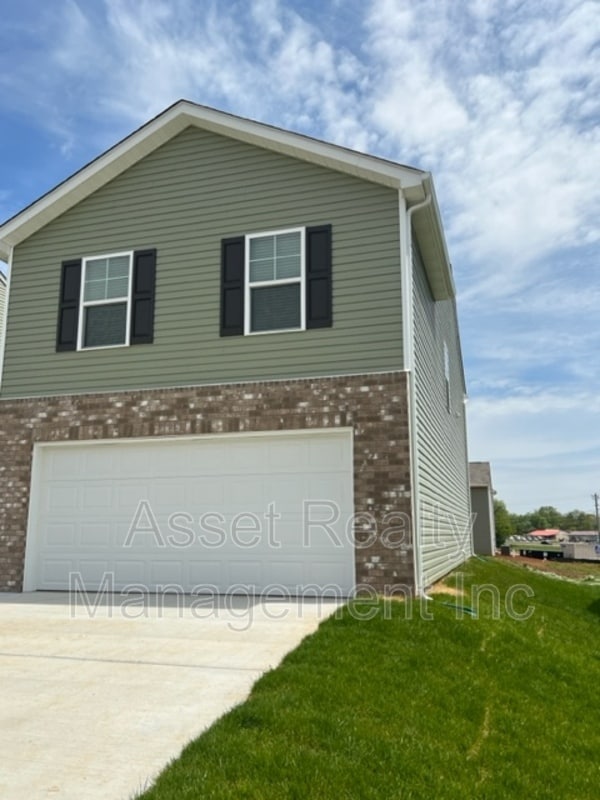 Building Photo - 228 Belle court