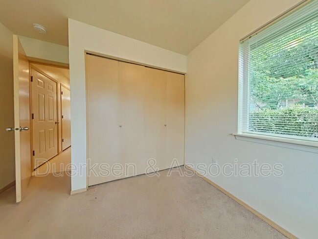 Building Photo - 911 NW Anjni Cir