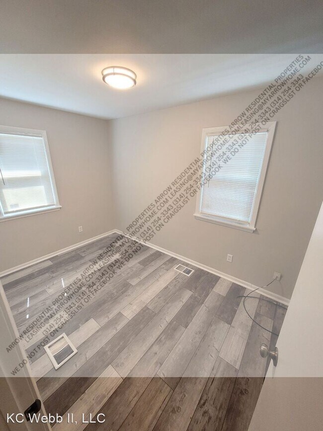 Building Photo - 3 br, 1.5 bath House - 3909 E 60th Ter