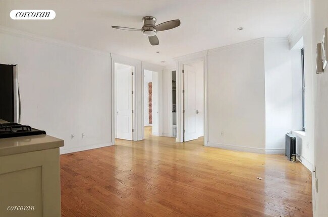 Foto del edificio - 245 Ocean Pkwy