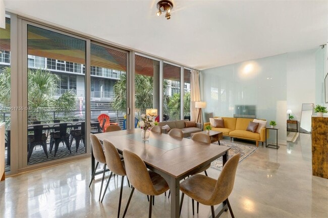 Foto del edificio - 250 NW 24th St