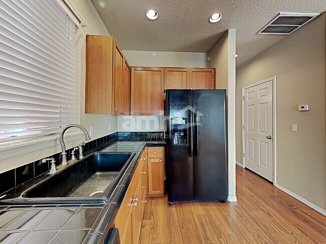 Foto del edificio - 20466 SW Skiver St