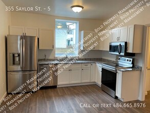 Building Photo - 355 Saylor St