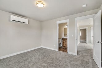 Building Photo - 61532 SE Jennifer Ln