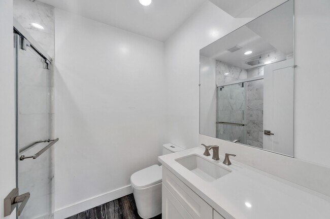 Foto del edificio - 7108 Ramsgate Ave