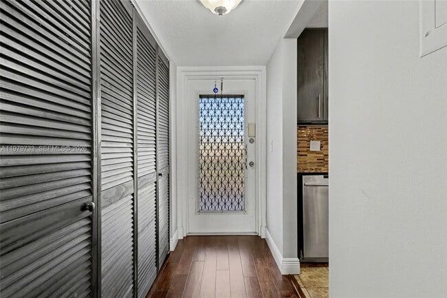 Building Photo - 6650 Royal Palm Blvd