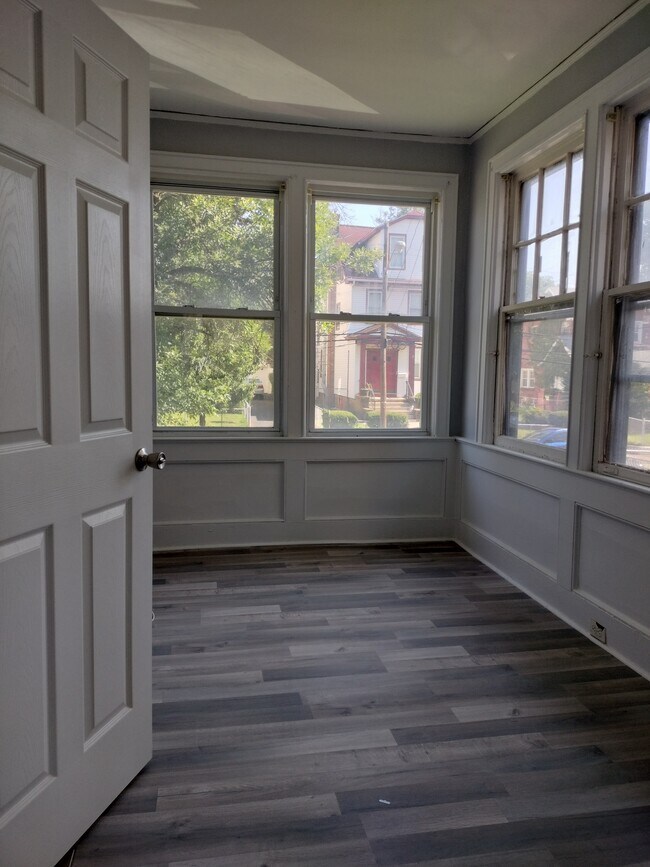 Sunroom - 28 Bock Ave