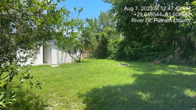 Building Photo - 232 River Dr