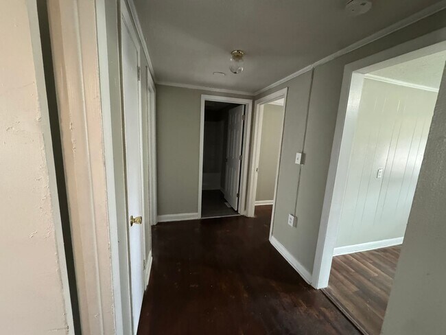 Foto del edificio - 2216 Murchison Rd