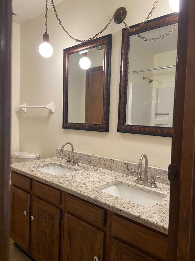baño principal completo - 3277 Willington Dr