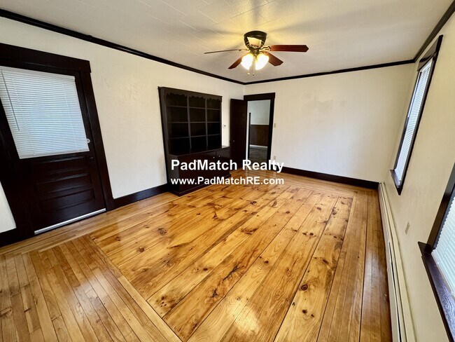 Foto del edificio - 219 Charlton St