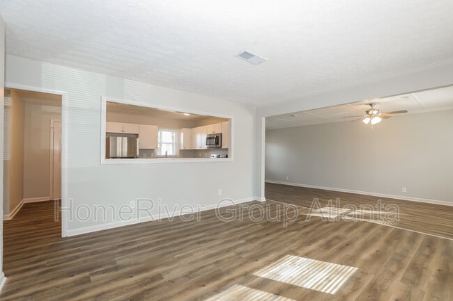 Building Photo - 450 Glenwood Dr