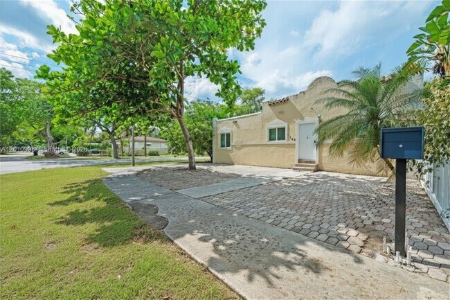 Foto del edificio - 1199 NW 121st St