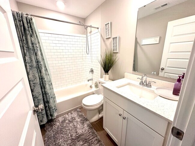 Foto del edificio - Furnished House in Avon