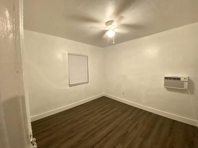 Foto del edificio - 2155 SW 5th St