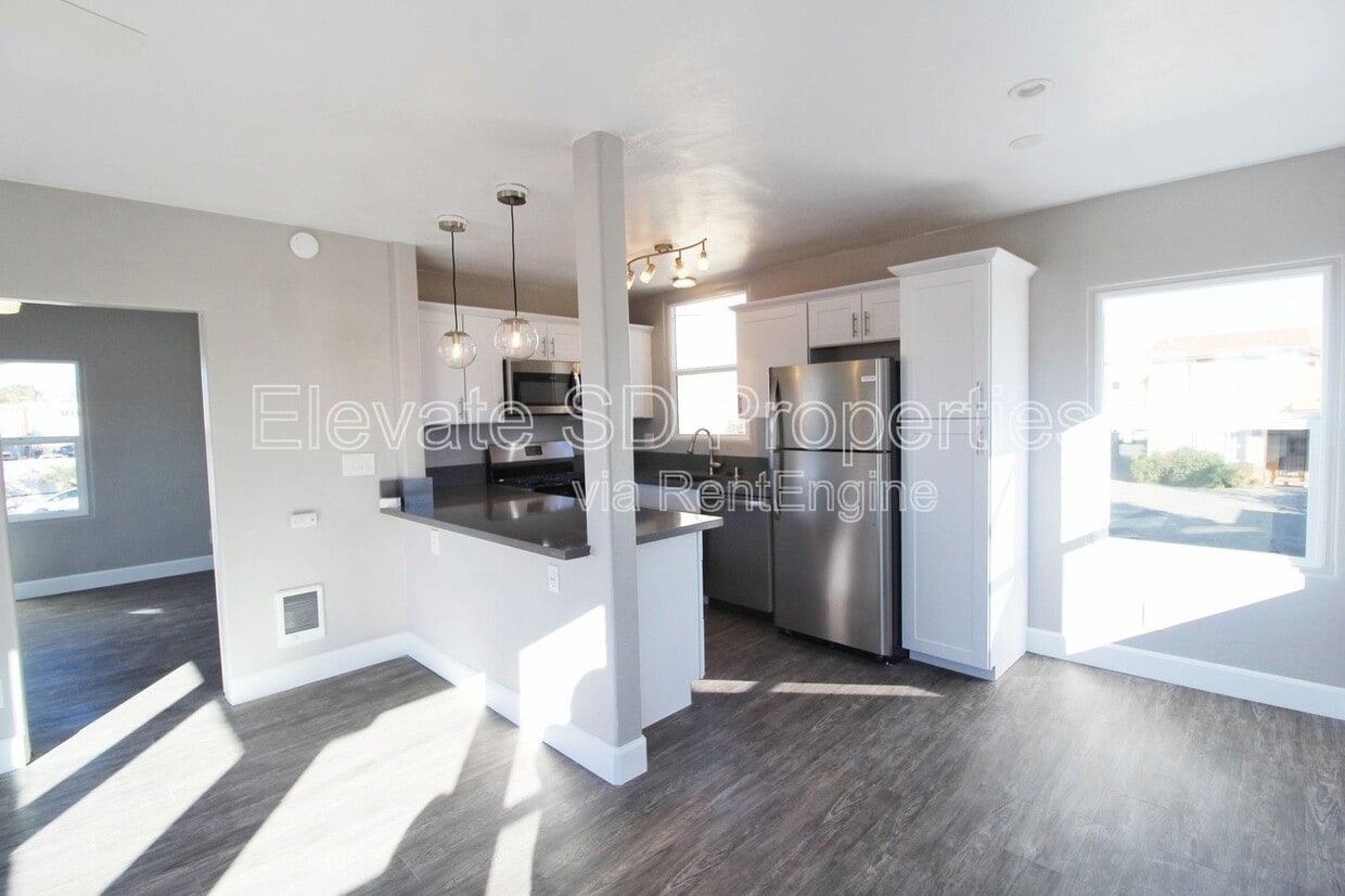 Primary Photo - 4685 Hamilton St
