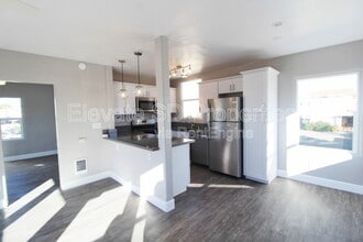 Building Photo - 4685 Hamilton St