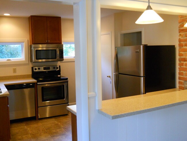 Building Photo - 77 Front St