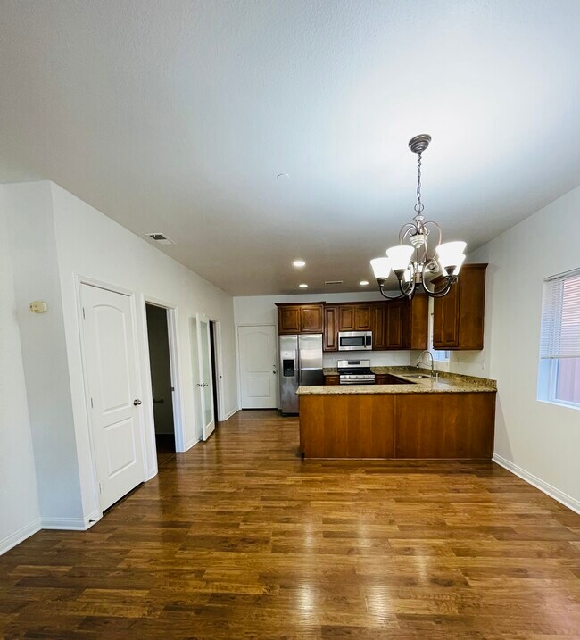 Foto del edificio - 1918 Kelly Ave