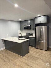 Building Photo - 606 River Ave