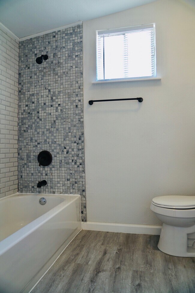 Bathroom - 1511 San Casimiro