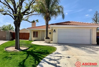 Building Photo - 5821 Summer Cypress Dr