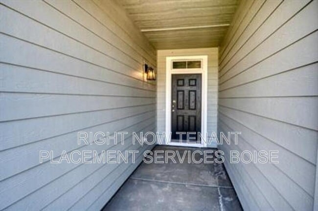 Building Photo - 6818 S Catfish Creek Ave