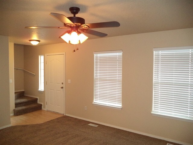 Building Photo - 447 Arrowhead Drive