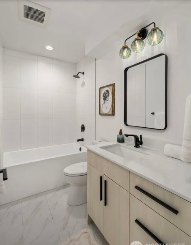 Foto del edificio - 528 N 72nd St