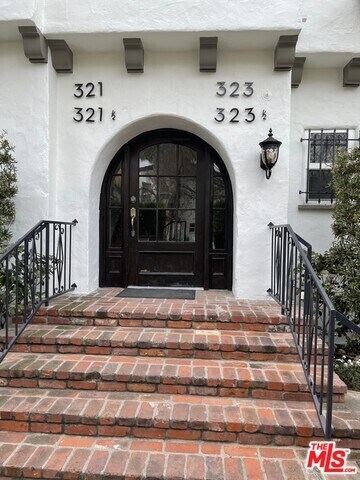 Primary Photo - 321 S Reeves Dr