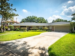 Building Photo - 8918 Link Ct