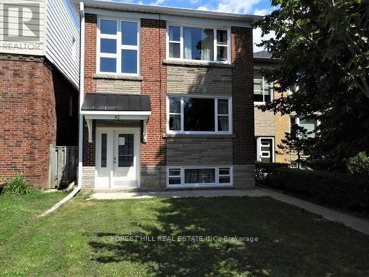 Photo principale - 42-42 Emerald Crescent