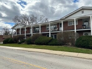 Building Photo - 340 Waukegan Rd