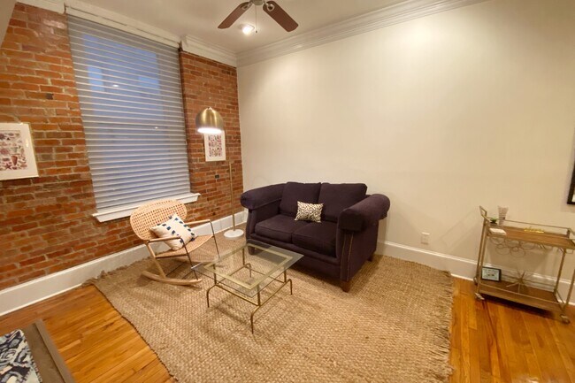 living area - 304 N Front St