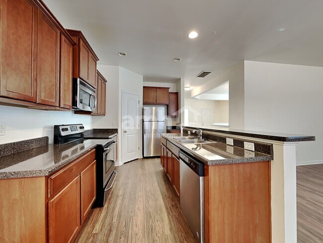 Building Photo - 4483 Middletown Dr