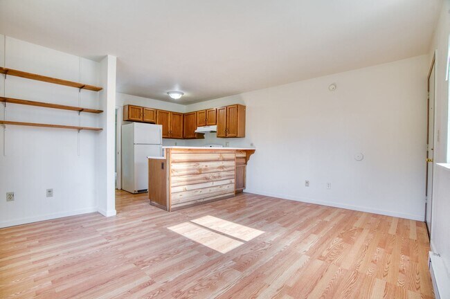 Foto del edificio - 3490 Hayden Pl