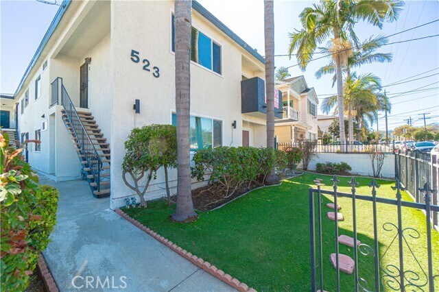 Foto principal - 523 W 12th St