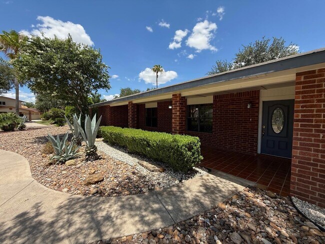 Foto del edificio - 1105 Hill Place Dr