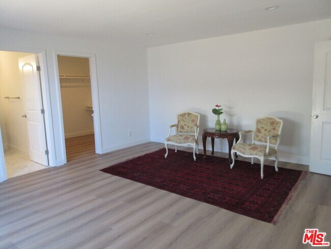 Foto del edificio - 511 E Gainsborough Rd