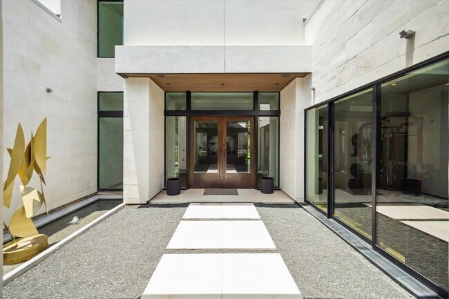 Foto del edificio - 219 Glenwood Dr