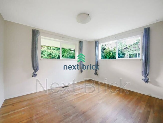 Building Photo - 18057 7th Ave NE