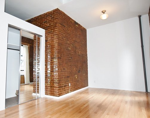 Building Photo - 67 E 2nd St